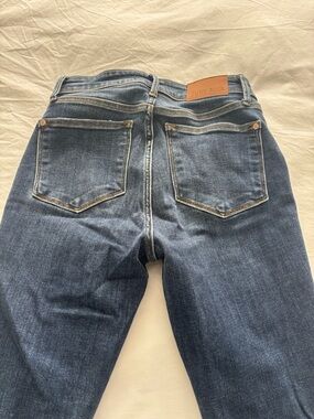 Judy Blue Mid to Dark Wash High Rise Straight Leg Jeans